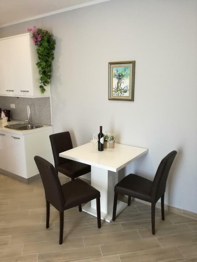 Apartments Smokva Makarska Kültér fotó