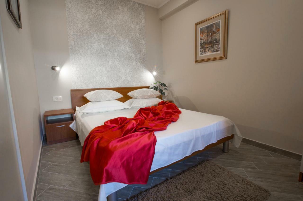 Apartments Smokva Makarska Kültér fotó